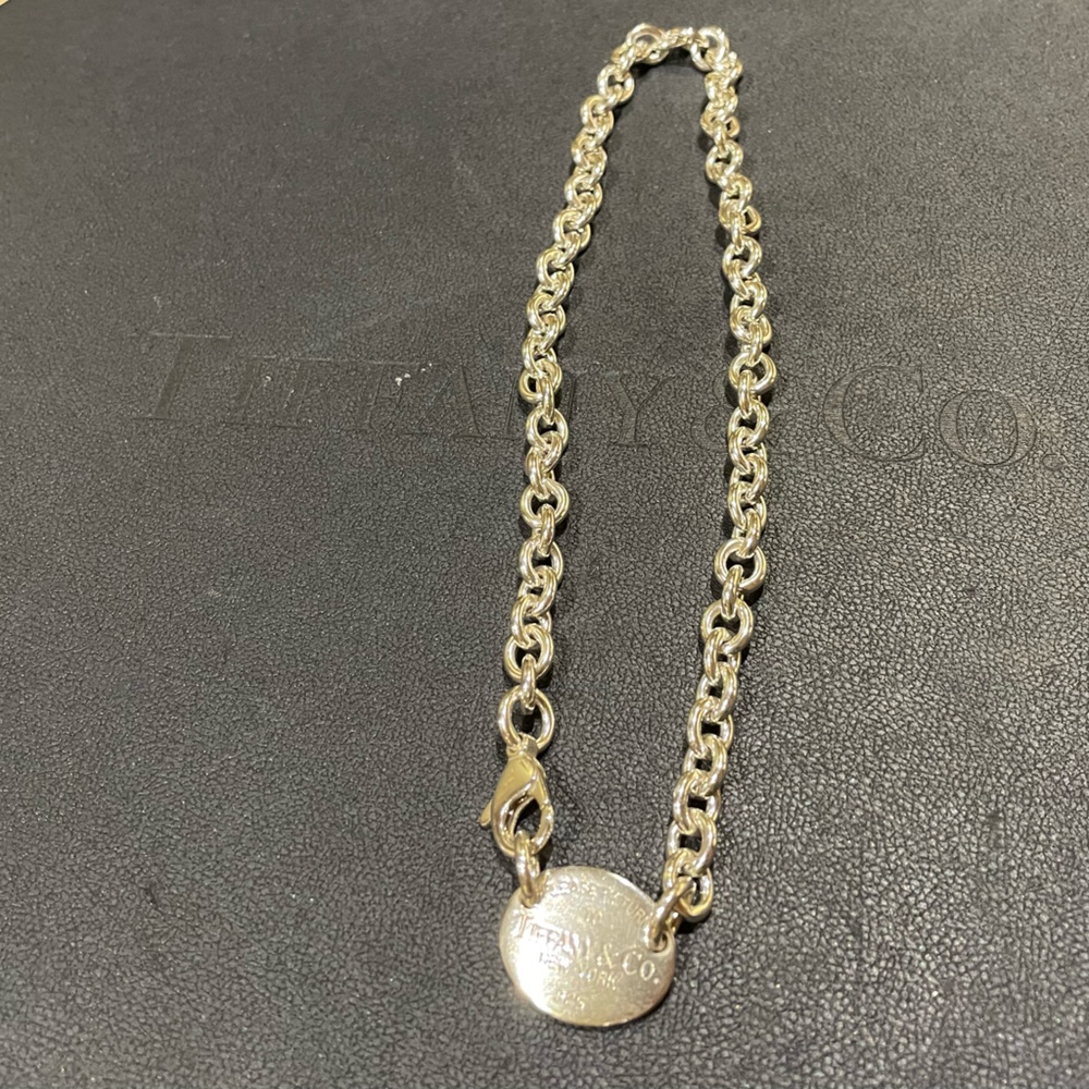 Tiffany & CO Oval Tag Necklace